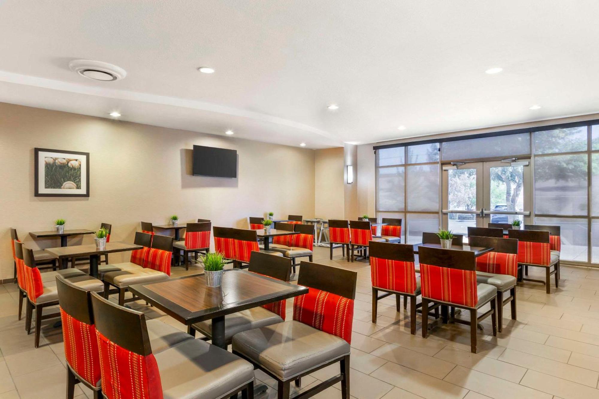 Comfort Suites Glendale - State Farm Stadium Area Экстерьер фото