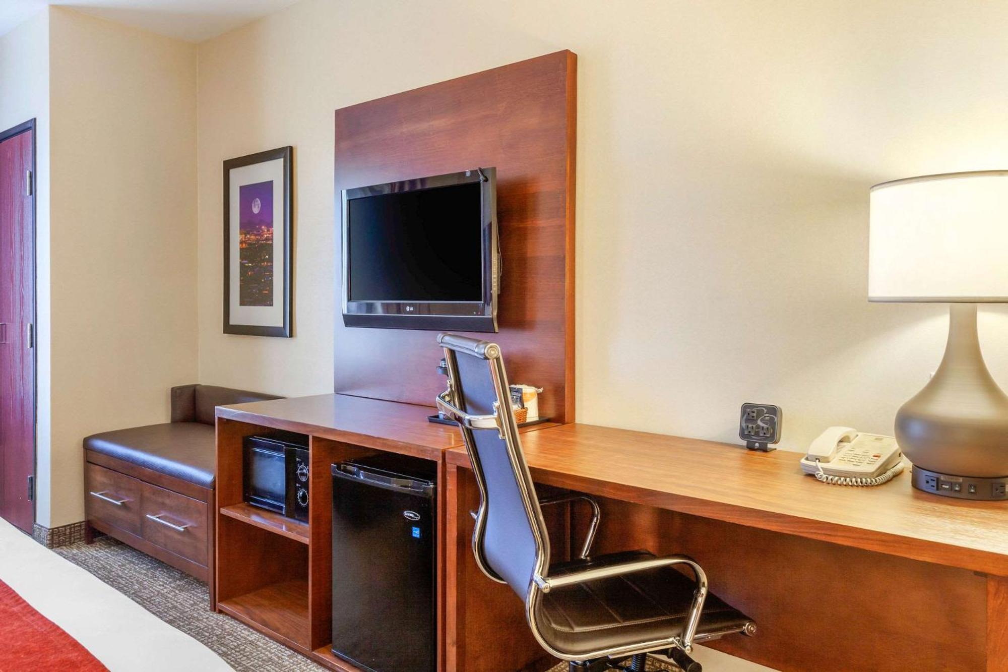 Comfort Suites Glendale - State Farm Stadium Area Экстерьер фото