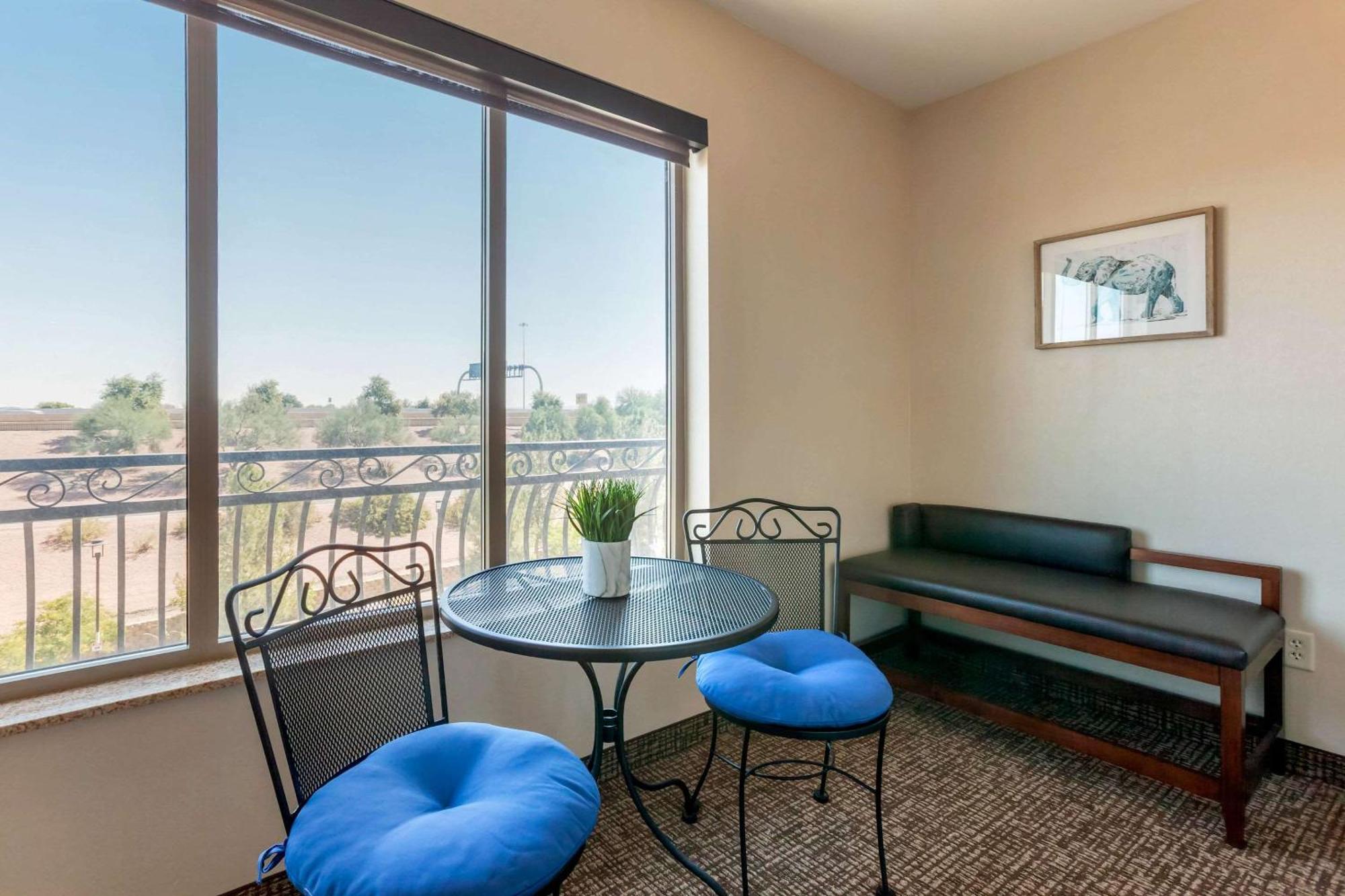 Comfort Suites Glendale - State Farm Stadium Area Экстерьер фото